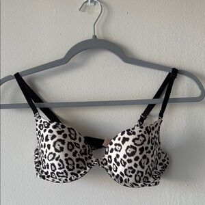 Victoria’s Secret Lightly Lined Bra 32C